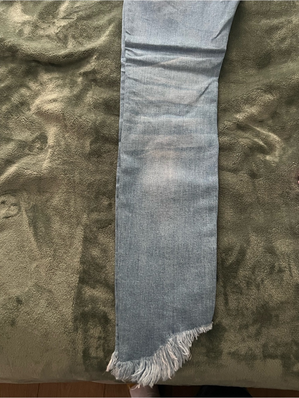 Forever 21 Light Blue Frayed Hem Ankle Jeans